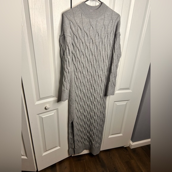 Line and Dot Women’s M Gray Long Sleeve Dorothy Sweater Maxi Dress Slit Stretch - Picture 3 of 7